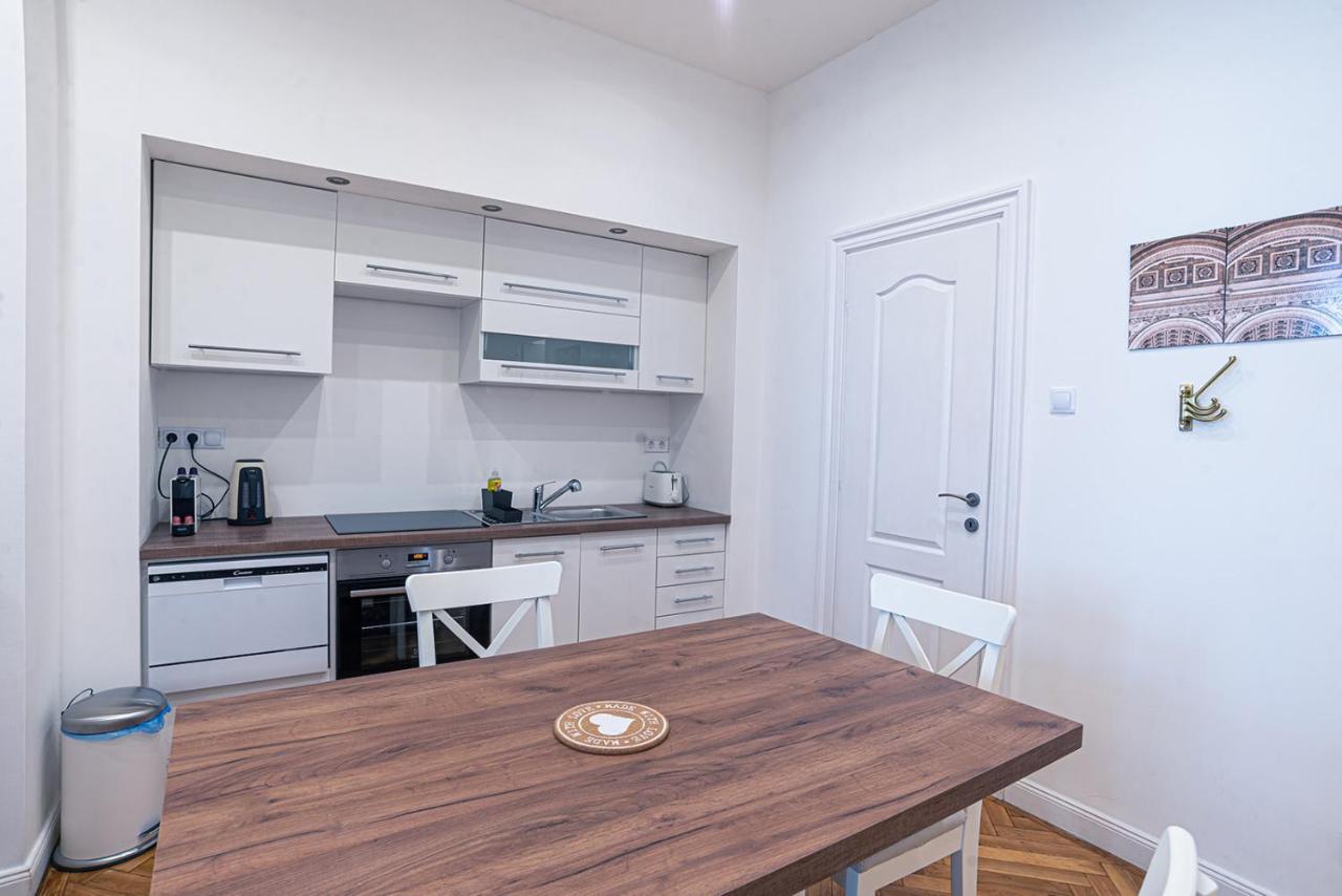 Joy Apartments On Kiraly Street Budapest Kültér fotó